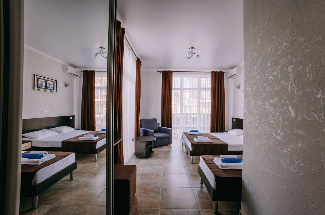 Стандартный 4-местный (с балконом)