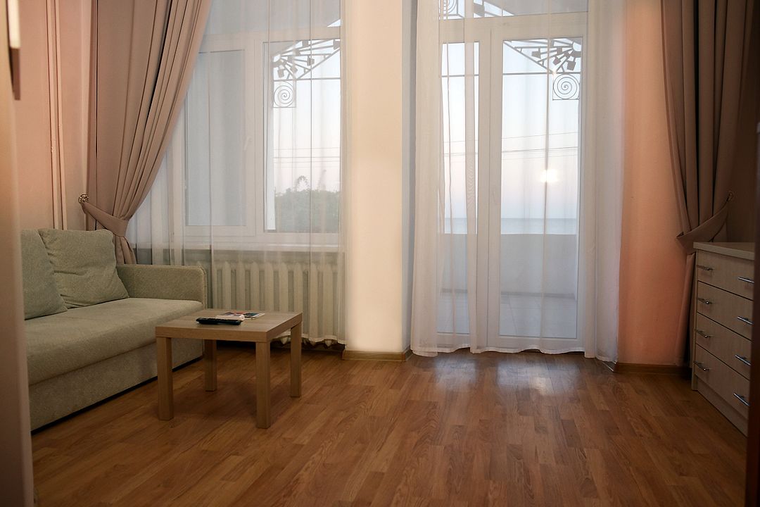 Семейный 3-местный 2-уровневый (с балконом №1) (2)