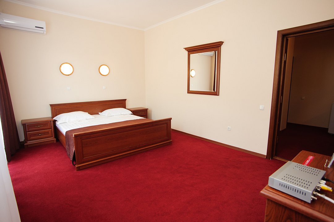 201 Люкс 4-местный 2-комнатный