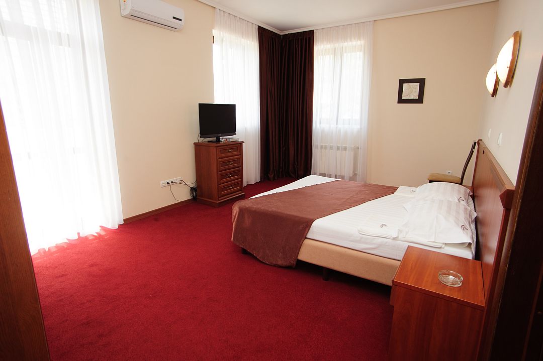 201 Люкс 4-местный 2-комнатный