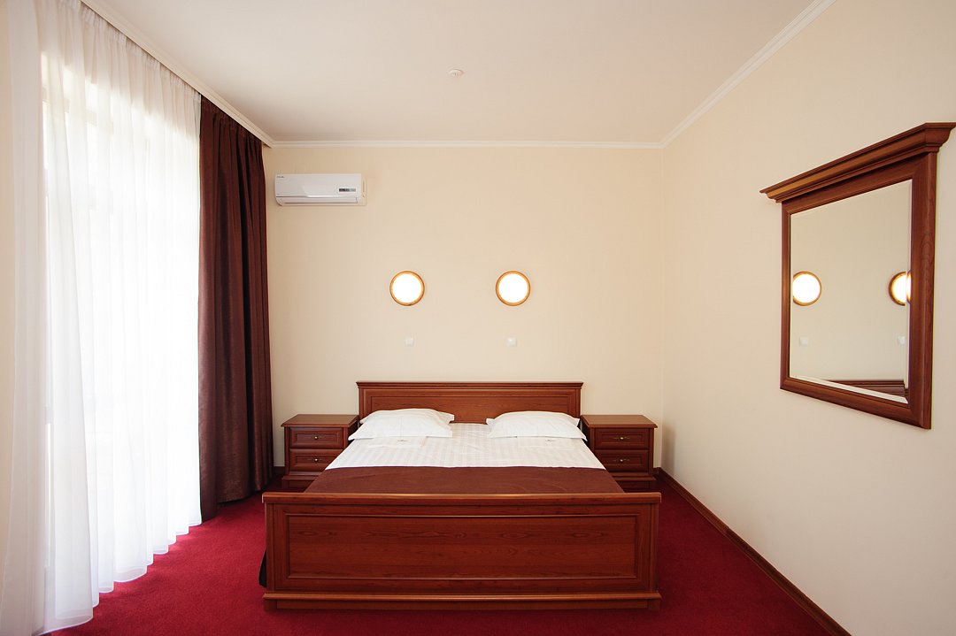 201 Люкс 4-местный 2-комнатный