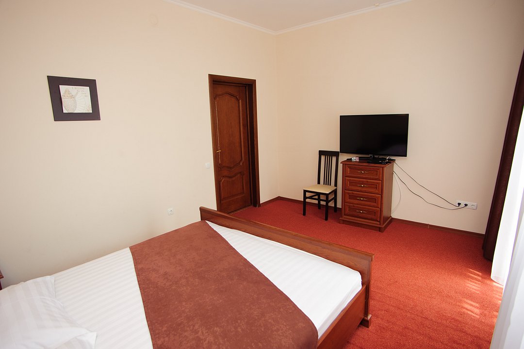 202 Люкс 4-местный 2-комнатный