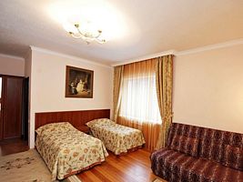 Трёхместный номер Дружба однокомнатный, Отель Каприз, Домбай