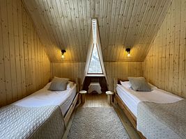 Двухместный номер с балконом 2 отдельные кровати, Гостевой дом Солнечная долина, Домбай