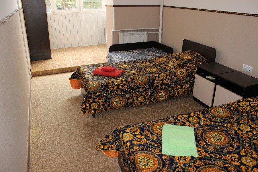 Большой Солнечный 2-местный (2 раздельные кровати)