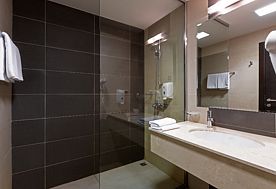 1-мест. (разм. в 2-мест.) полулюкс, Отель AZIMUT Hotel Freestyle Rosa Khutor, Эстосадок