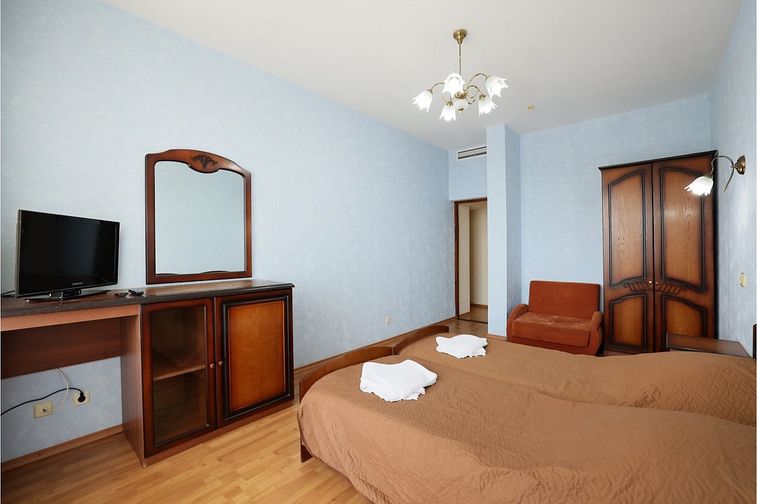 Джуниор Сюит 2-местный 3-комнатный (корпус №5)