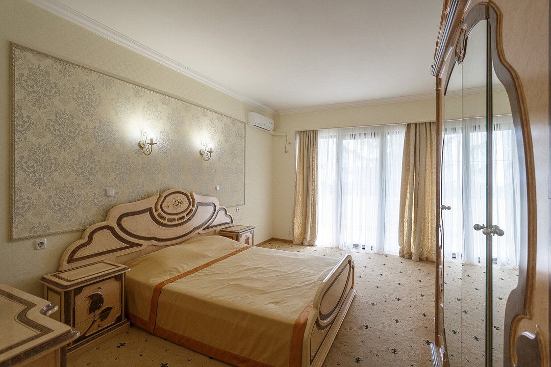 Сюит 2-местный 3-комнатный (корпус №2)