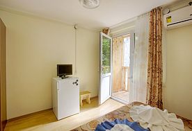 1-мест. (разм. в 2-мест.) номер в коттедже на территории, Пансионат Солнечный, Холодная речка