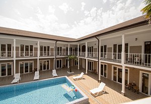 Бассейн — Отель «Rodnik Village&Spa», Гулрыпш