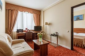 Полулюкс Двухкомнатный (Двуспальная кровать), Отель Максима Панорама, Москва