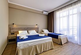3-мест. улучш. станд. плюс (вид на парк), Отель Family Pride Inn, Витязево