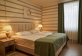 5-мест. (разм. в 6-мест.) 3-комн. дом 7 с кухней и гостиной, Парк-отель Басовское, Селищи