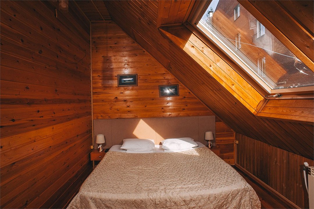 Дом 4-местный 2-комнатный (с сауной и купелью)