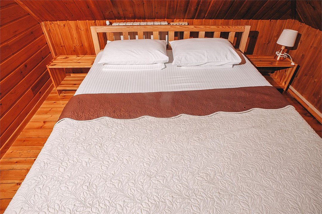 Дом 4-местный 2-комнатный (с сауной и купелью)