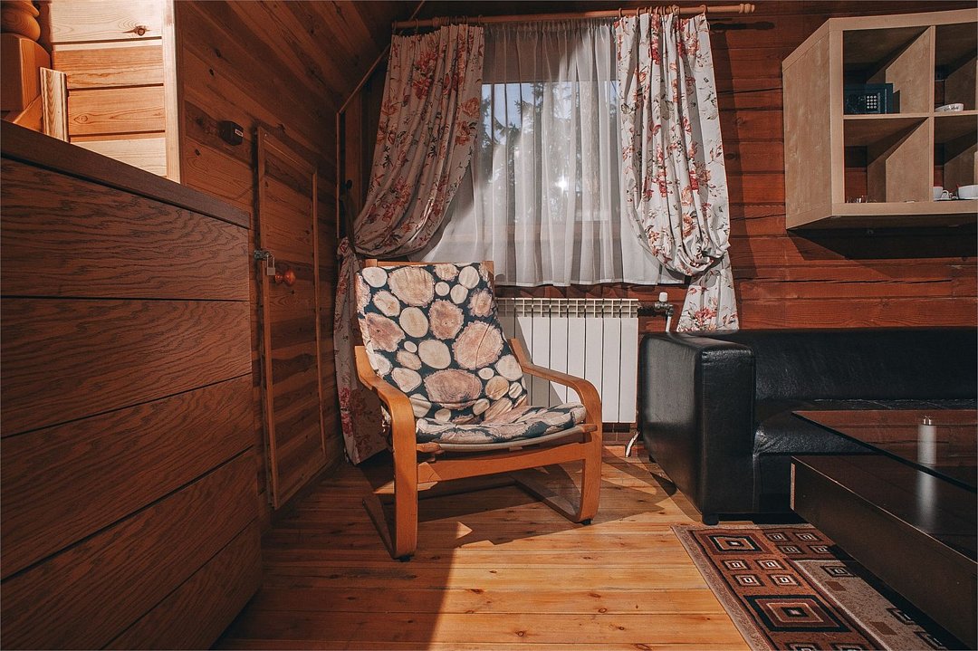 Дом 4-местный 2-комнатный (с сауной и купелью)