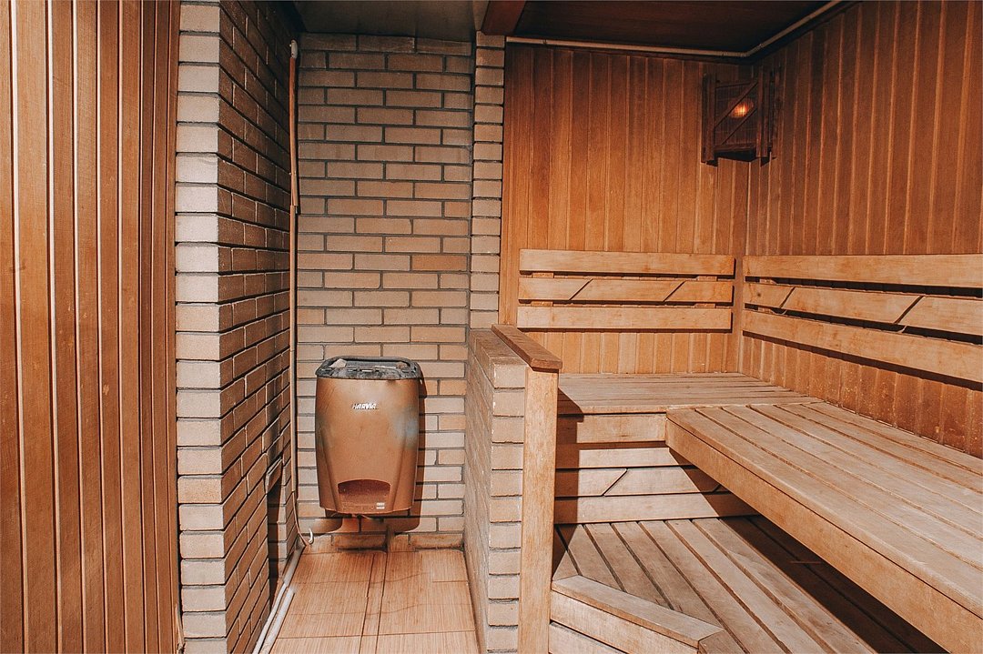 Дом 4-местный 2-комнатный (с сауной и купелью)