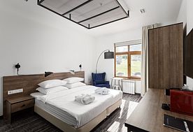 1-мест. (разм. в 2-мест.) супериор (DBL, ванна), Отель Riders Lodge, Красная поляна