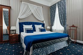 Видовой люкс с балконом и кроватью размера King Size, Гостиница Оникс Бутик-отель (б.Оникс), Санкт-Петербург