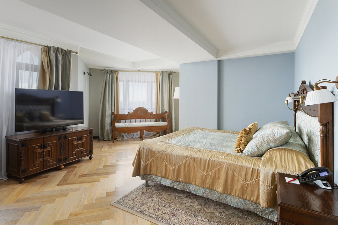 Люкс Роял 4-местный 3-комнатный