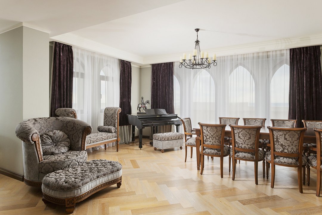 Люкс Роял 4-местный 3-комнатный