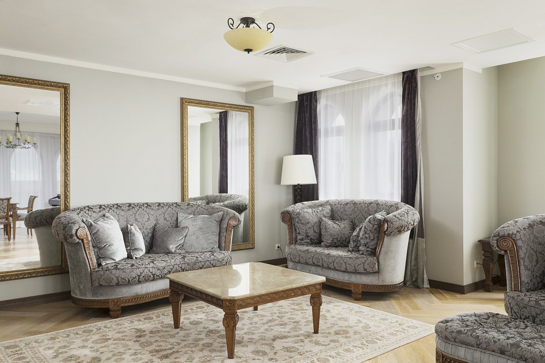 Люкс Роял 4-местный 3-комнатный