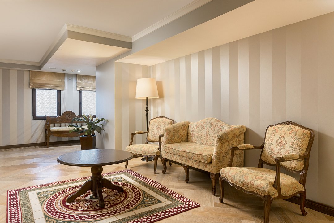 Люкс Роял 4-местный 3-комнатный