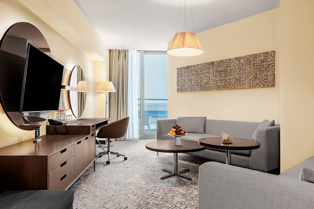 Люкс Джуниор 2-местный (с гидромассажной ванной и видом на море)