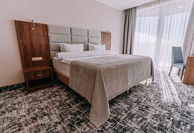 1-мест. (разм. в 2-мест.) 2-комн. люкс (вид на город), Отель Grand Hotel Anapa, Анапа