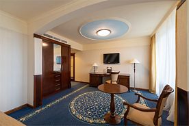Супериор вид на лес, Отель Mistral Hotel & Spa, село Рождествено