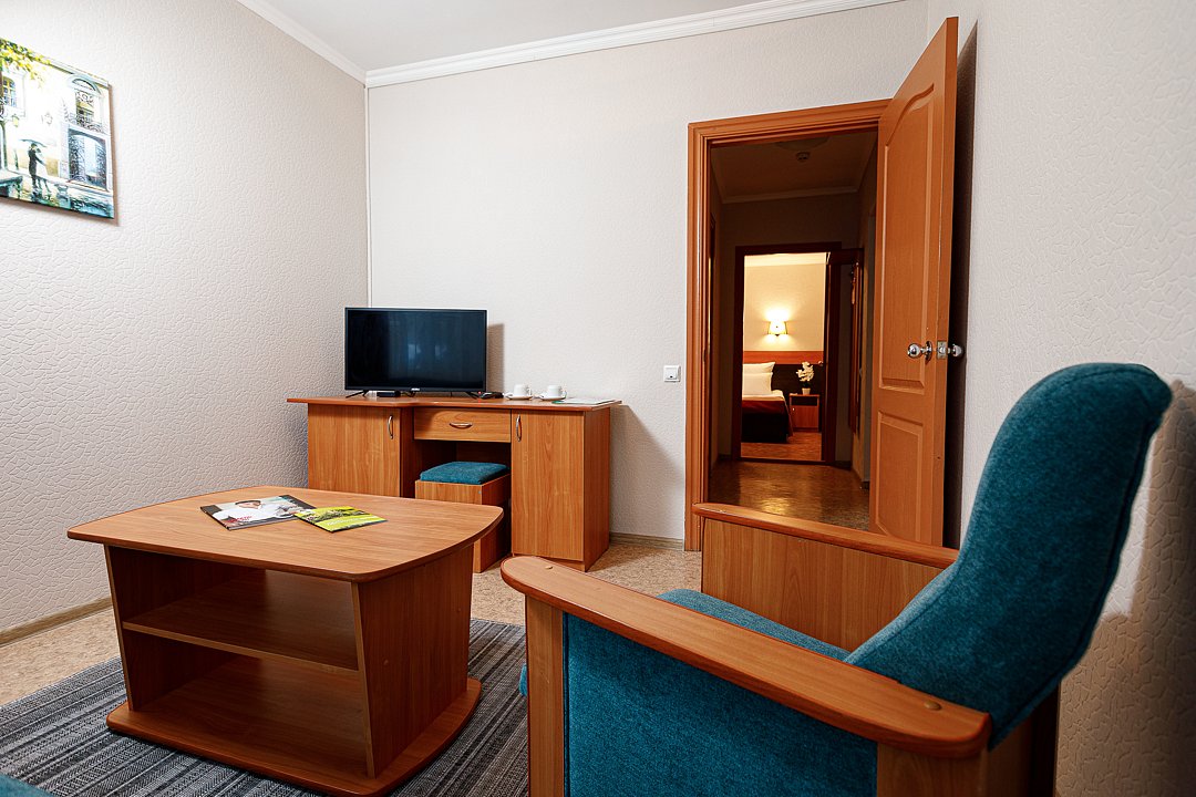 Семейный 2-местный 2-комнатный (№1 «Солнечный»)