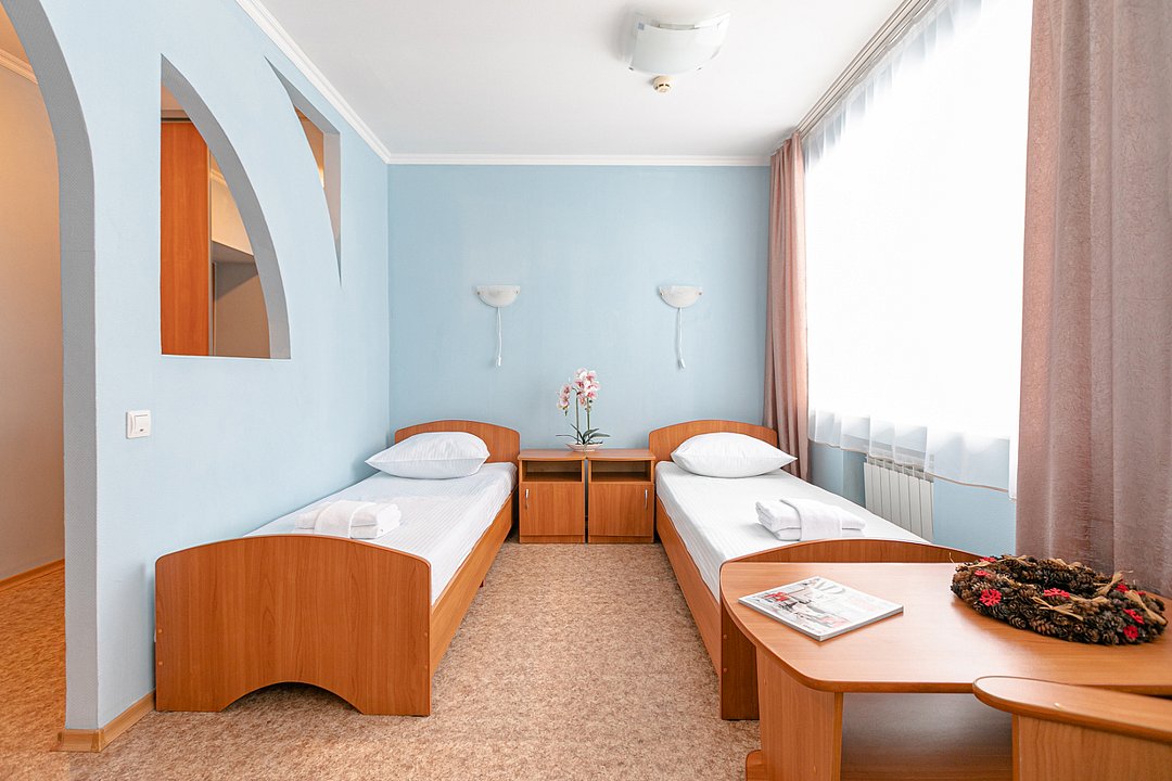 Семейный 2-местный 2-комнатный (№1 «Солнечный»)