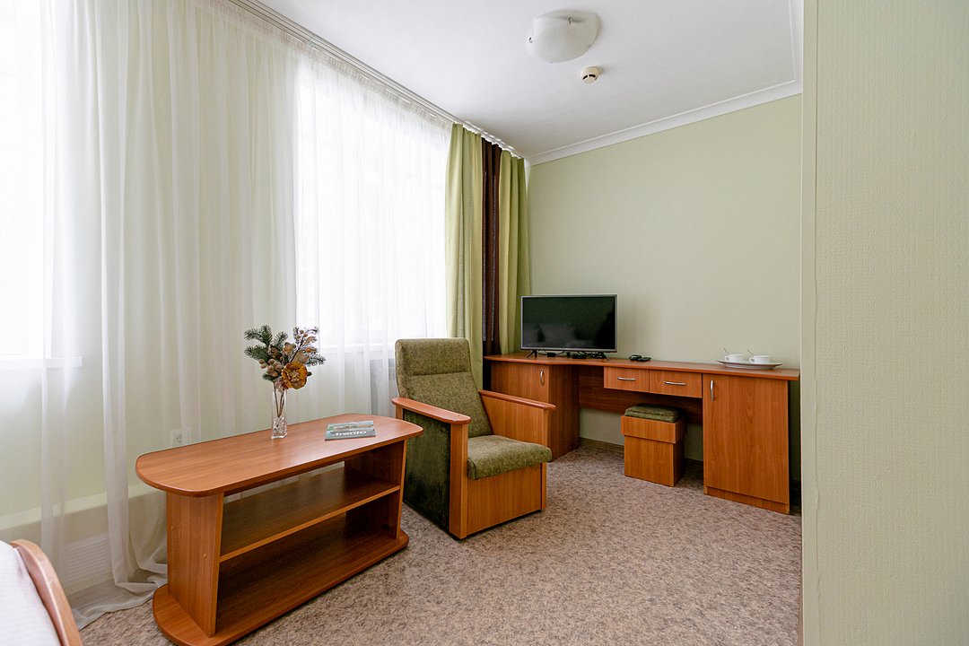 Семейный 2-местный 2-комнатный (№1 «Солнечный»)