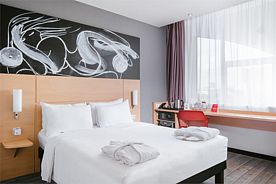 Премиальный номер - с двуспальной кроватью, Гостиница Ibis Moscow Октябрьское Поле, Москва