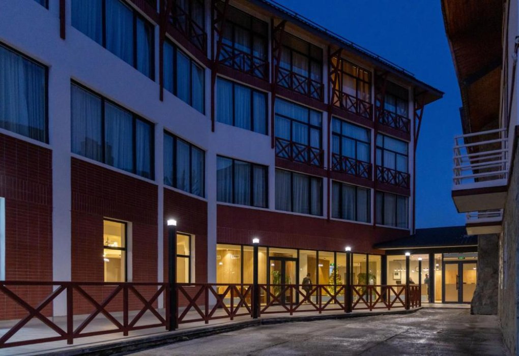 Отель Bakuriani 1700 , Бакуриани, Самцхе-Джавахети