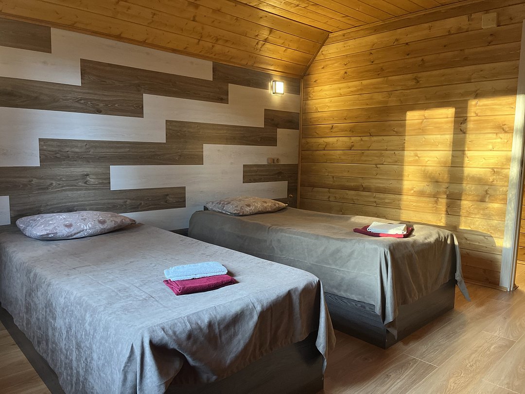 Коттедж 6-местный 1-комнатный №1,2,3 (Праздничный)