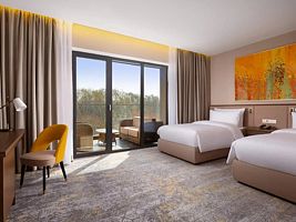 Двухместный номер Deluxe с панорамным видом на горы 2 отдельные кровати, Отель Swissotel Wellness Resort Alatau Almaty, Алма-Ата