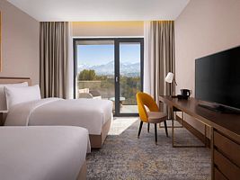 Двухместный номер Classic с панорамным видом на горы 2 отдельные кровати, Отель Swissotel Wellness Resort Alatau Almaty, Алма-Ата