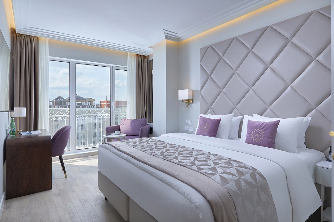 Люкс Премиум 2-местный 2-комнатный (с балконом)