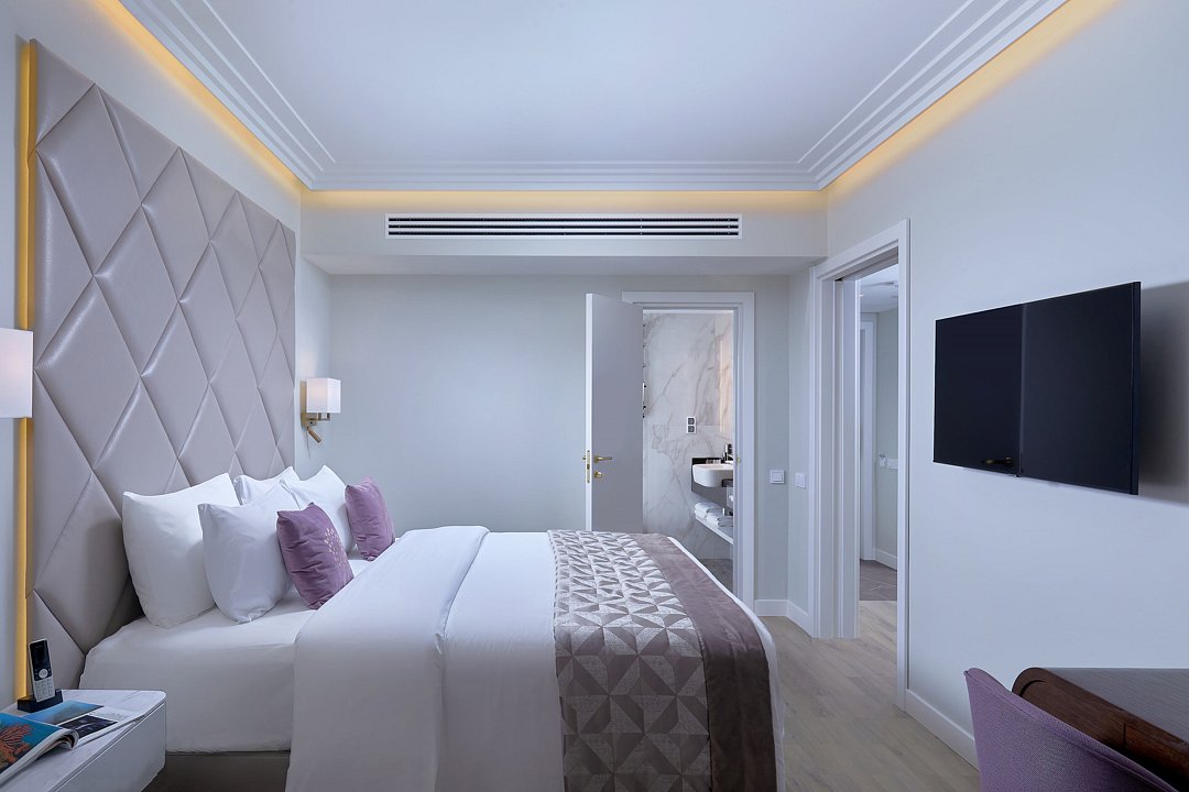 Люкс Премиум 2-местный 2-комнатный (с балконом)