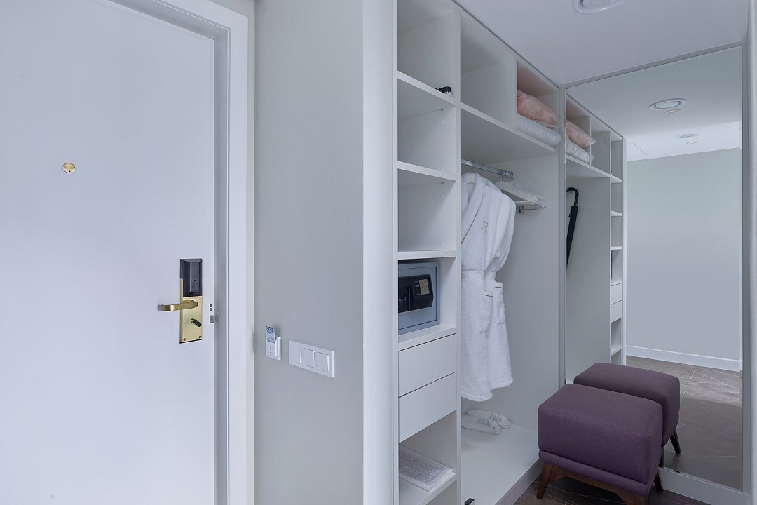 Люкс Премиум 2-местный 2-комнатный (с балконом)