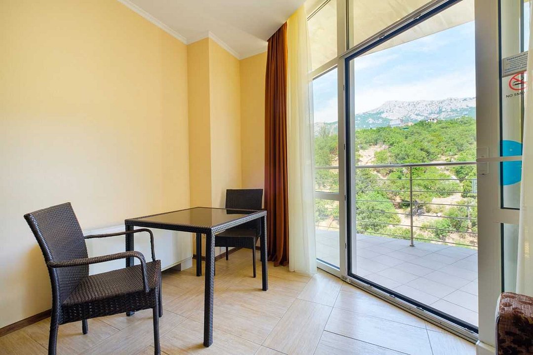 Люкс 2-местный 2-комнатные (вид на горы)