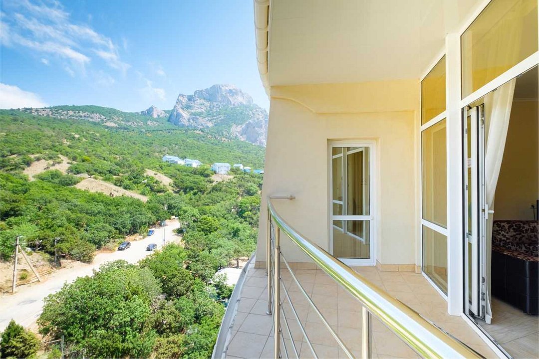 Люкс 2-местный 2-комнатные (вид на горы)