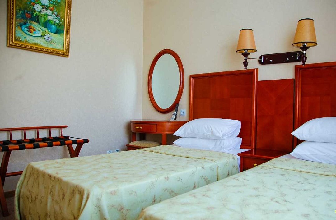 Люкс 2-местный 2-комнатный (с балконом)