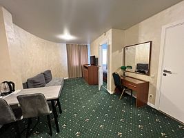 Двухместный люкс с 2 комнатами двуспальная кровать, Отель ГринЪ, Подольск