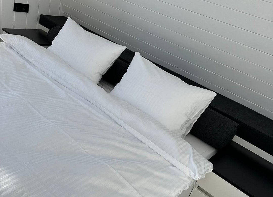 Барнхаус 2-местный (в соснах)