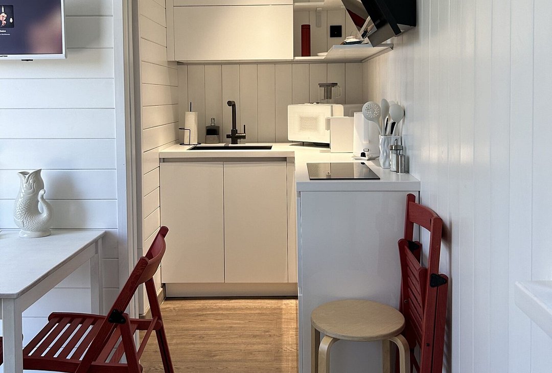 Барнхаус 2-местный (в соснах)