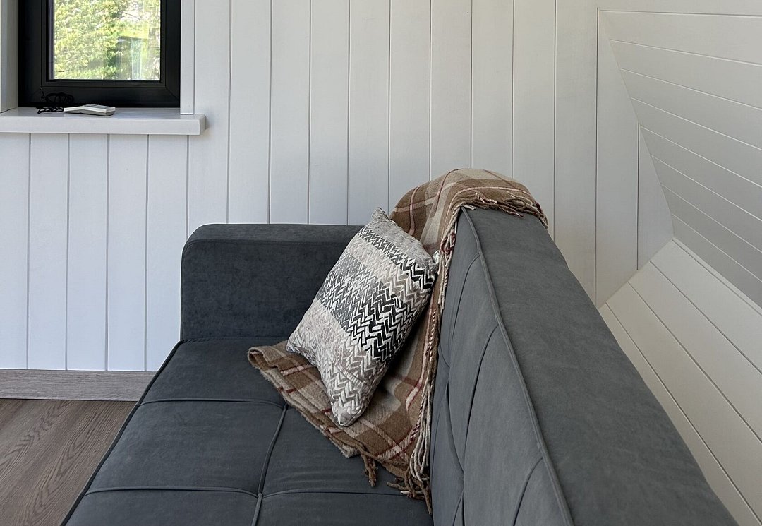 Барнхаус 2-местный (в соснах)