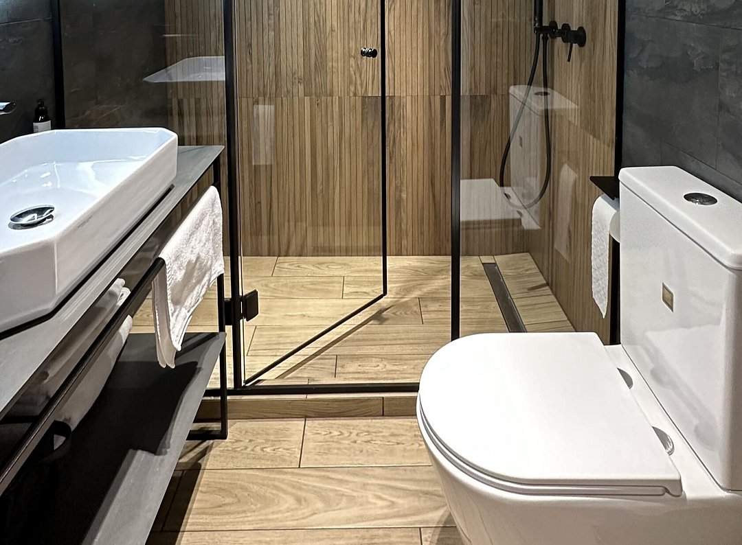 Барнхаус 2-местный (в соснах)