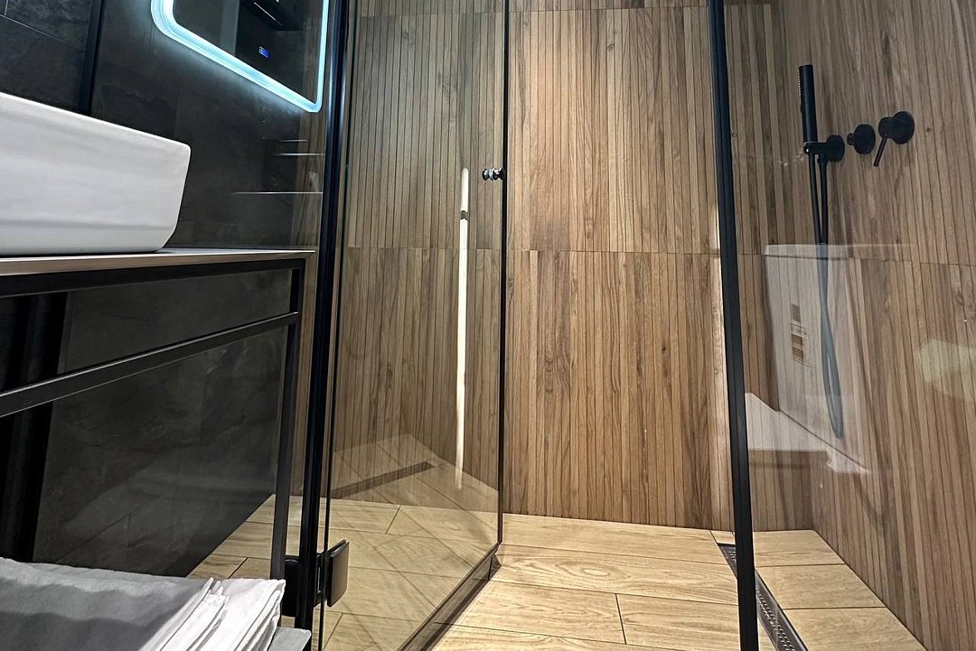 Барнхаус 2-местный (в соснах)